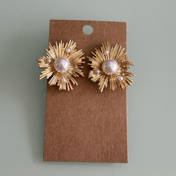 Gold and Pearl Starburst Earrings A1443 - Picture 3 of 3